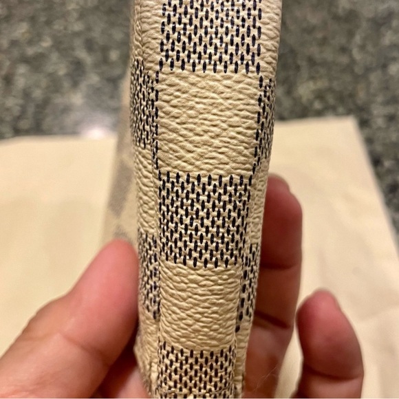 LOUIS VUITTON AZUR MINI POCHETTE - Picture 9 of 10